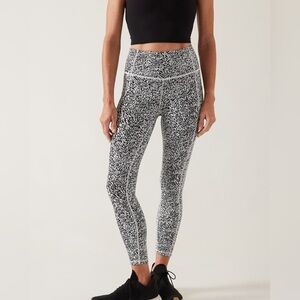 NWT Athleta Ultimate Stash Textured 7/8 Tight - black/white speckle